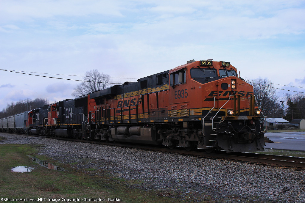 BNSF 6935